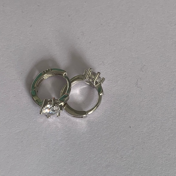 Sterling silver huggie earrings - Picture 4 of 8